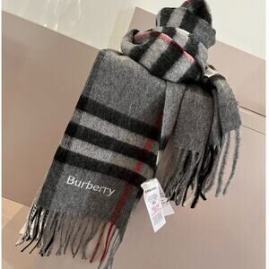 Women's Burberry Classic Scarf